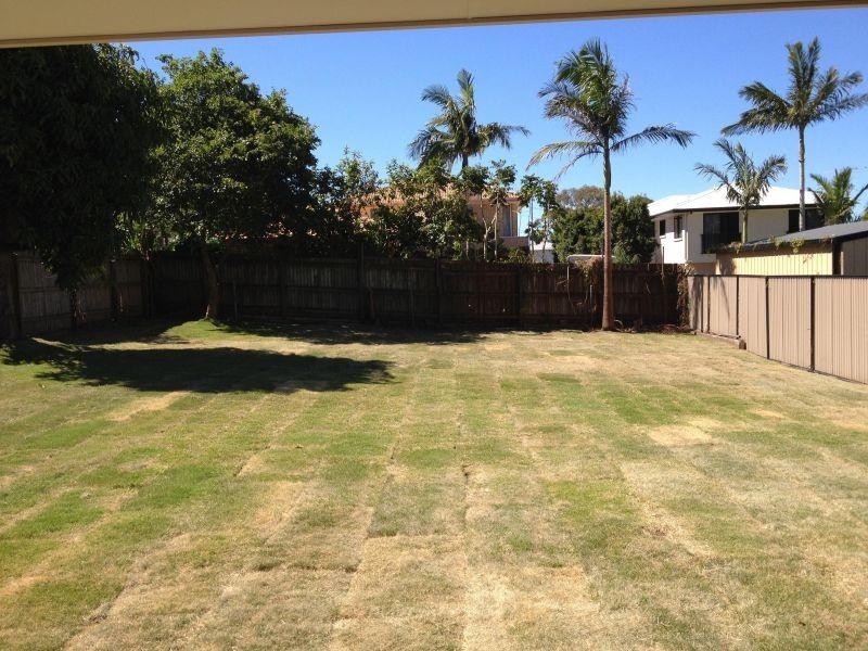 8 Thorne Road, Birkdale QLD 4159