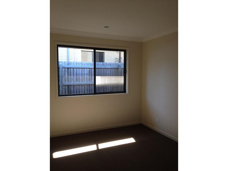 8 Thorne Road, Birkdale QLD 4159