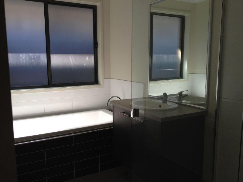 8 Thorne Road, Birkdale QLD 4159