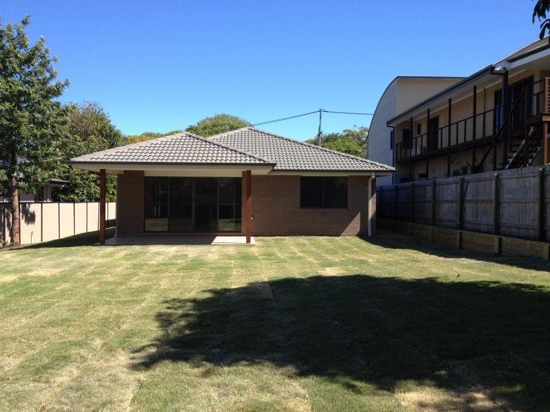 8 Thorne Road, Birkdale QLD 4159