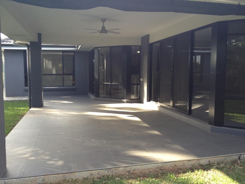 18 Hillcrest Street, Wellington Point QLD 4160