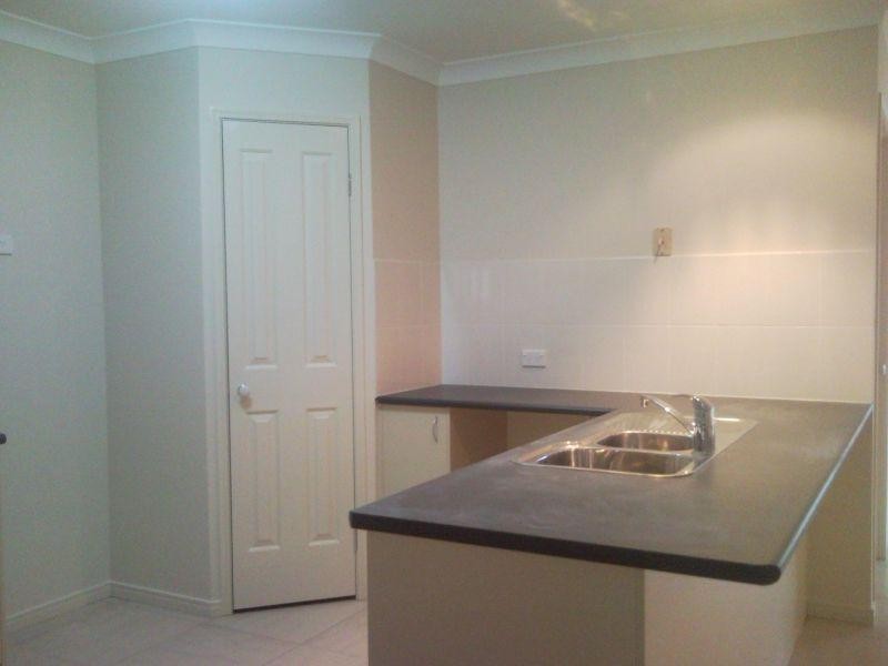 9 Violet Avenue, Springfield Lakes QLD 4300