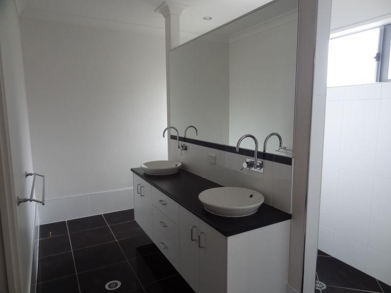 10 John Street, Thorneside QLD 4158