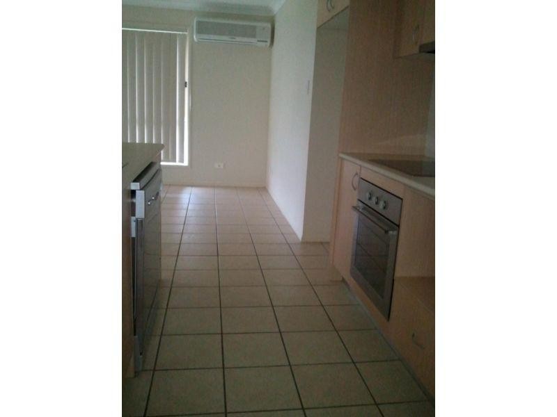 18 Spruce Street, Loganlea QLD 4131