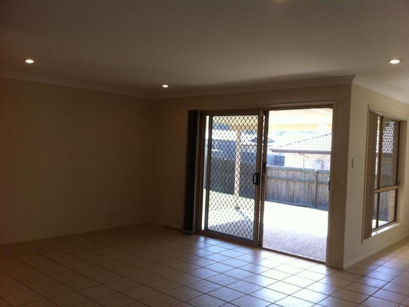 18 Spruce Street, Loganlea QLD 4131