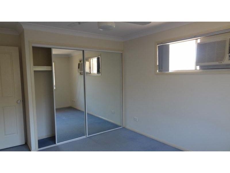 27 Spring Road, Kallangur QLD 4503