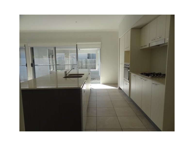 47 Torrens Crescent, Wakerley QLD 4154