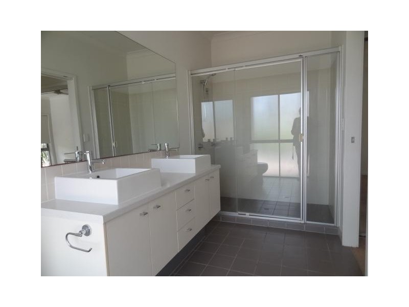 47 Torrens Crescent, Wakerley QLD 4154