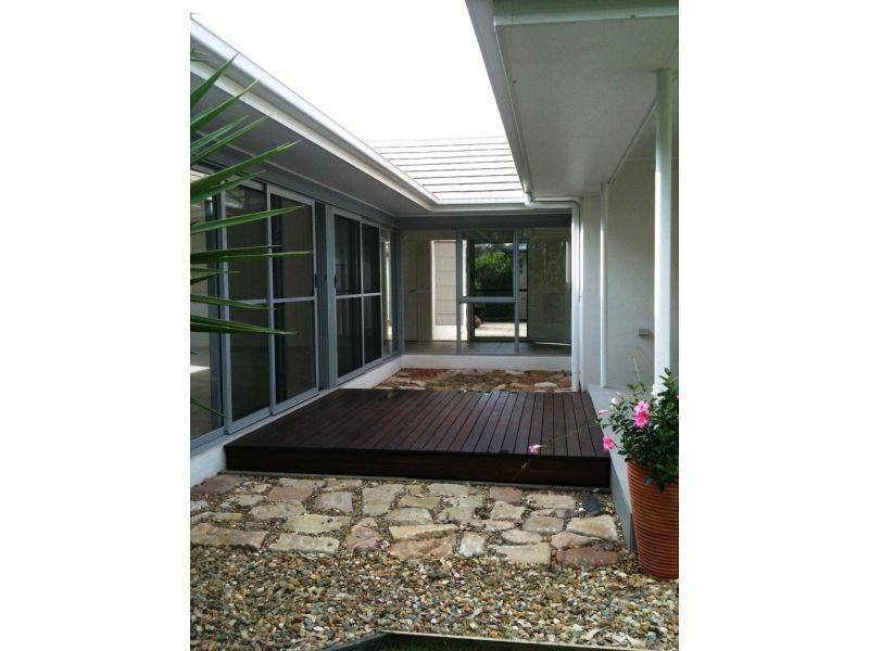 47 Torrens Crescent, Wakerley QLD 4154