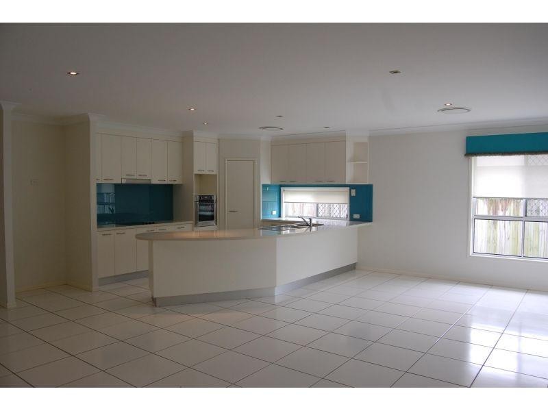 94 Bunker Road, Victoria Point QLD 4165