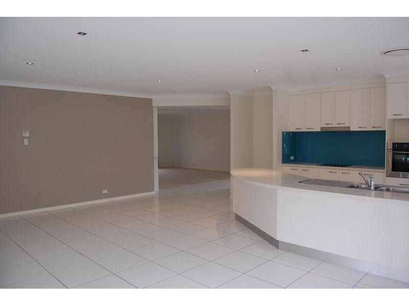 94 Bunker Road, Victoria Point QLD 4165