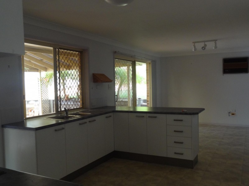 69 Sunshine Drive, Cleveland QLD 4163