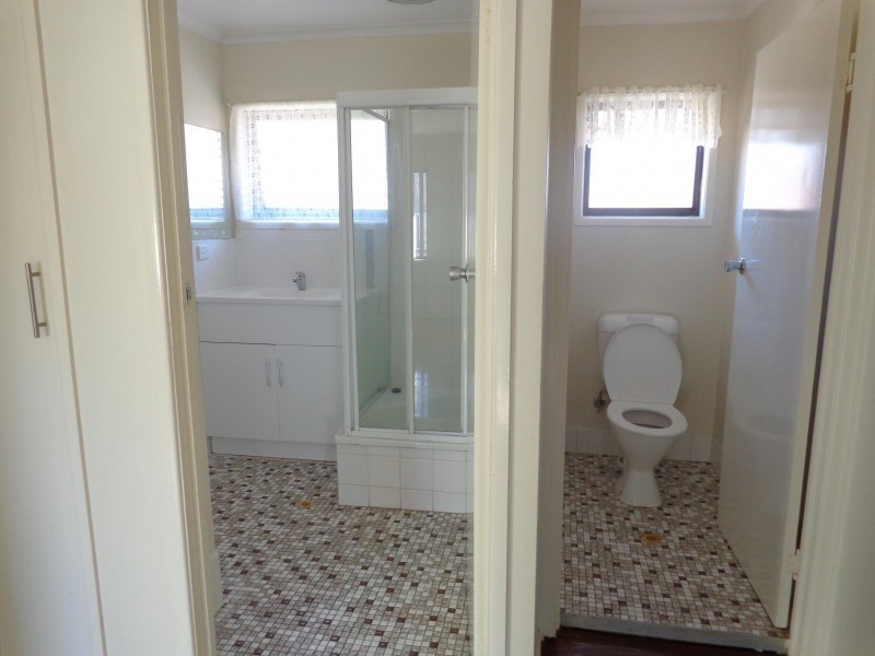 2/10 Roseglen Street, Greenslopes QLD 4120