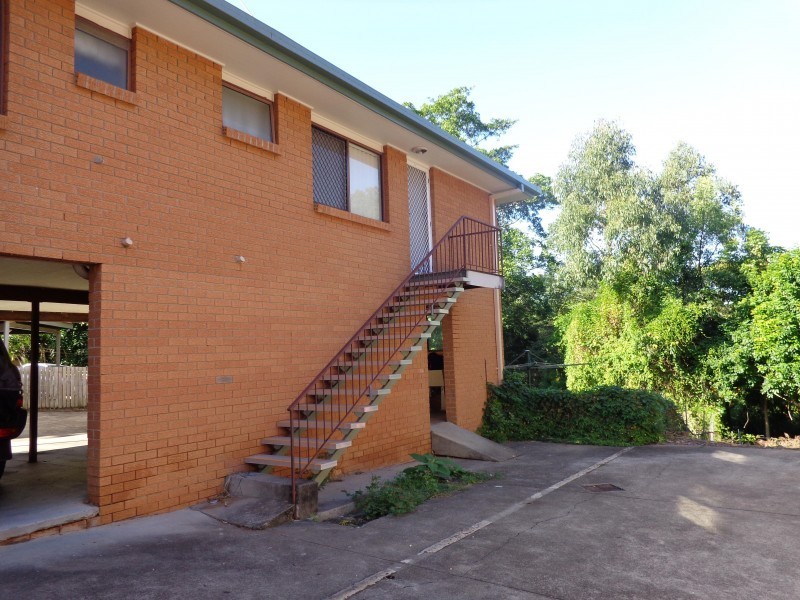 2/10 Roseglen Street, Greenslopes QLD 4120