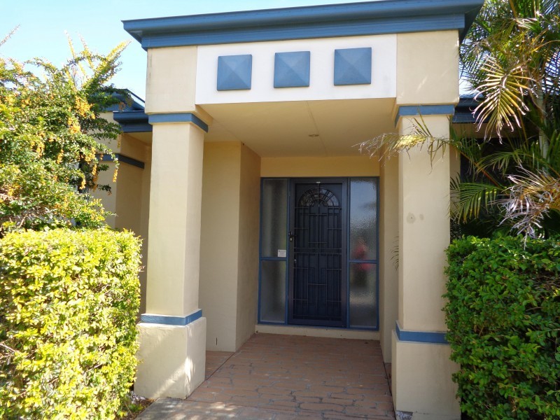 53 Clive Road, Birkdale QLD 4159