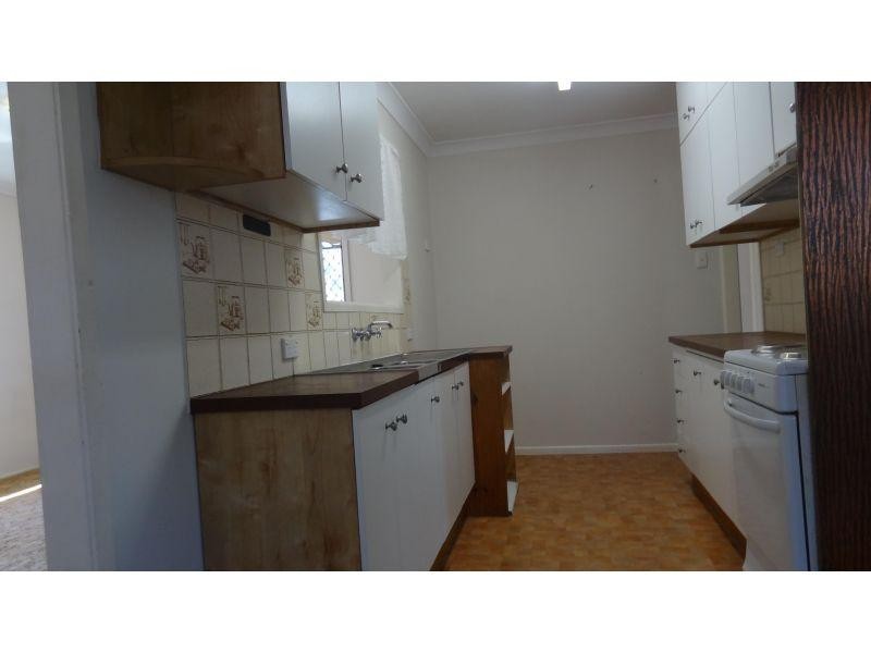 18 Rossinton Street, Birkdale QLD 4159