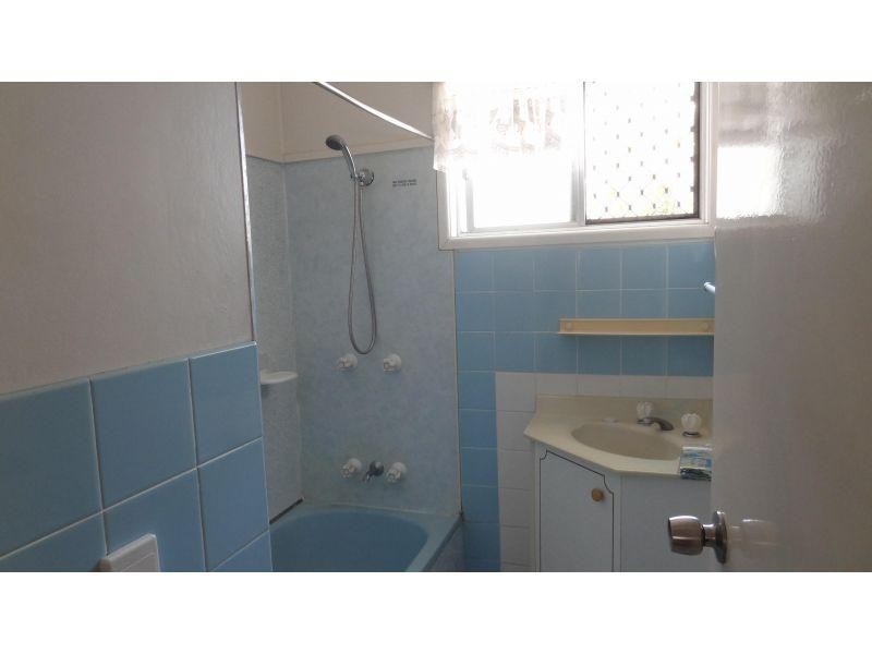 18 Rossinton Street, Birkdale QLD 4159