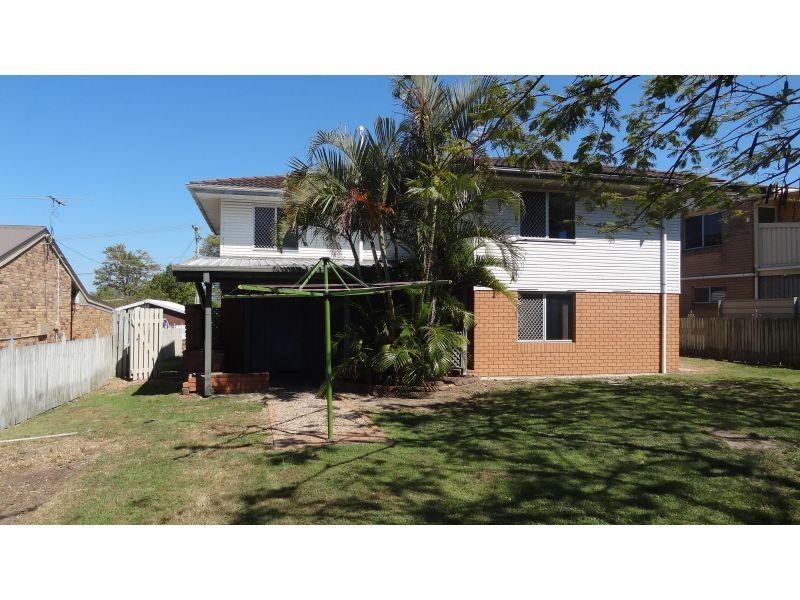 18 Rossinton Street, Birkdale QLD 4159