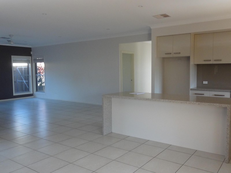 6 Syracuse Street, Redland Bay QLD 4165