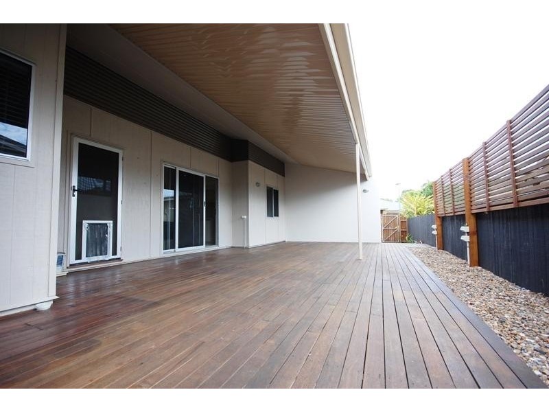 6 Syracuse Street, Redland Bay QLD 4165