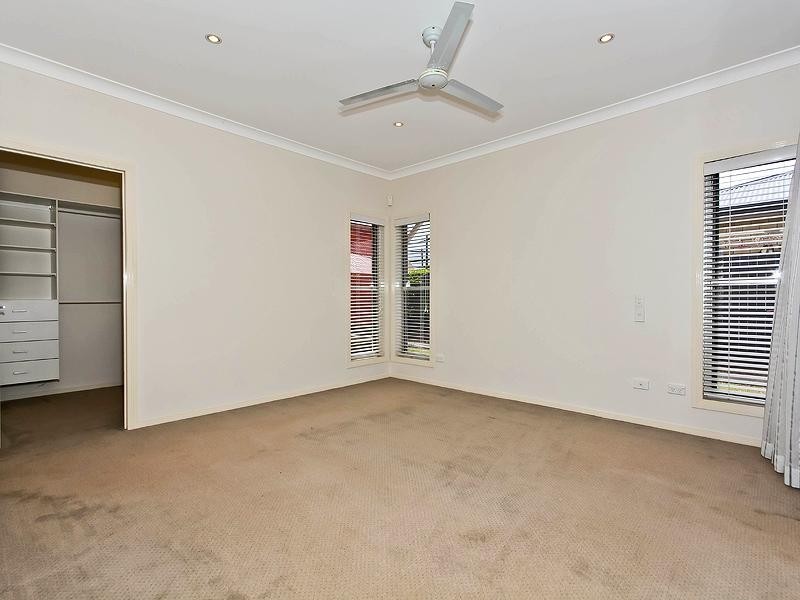 6 Syracuse Street, Redland Bay QLD 4165