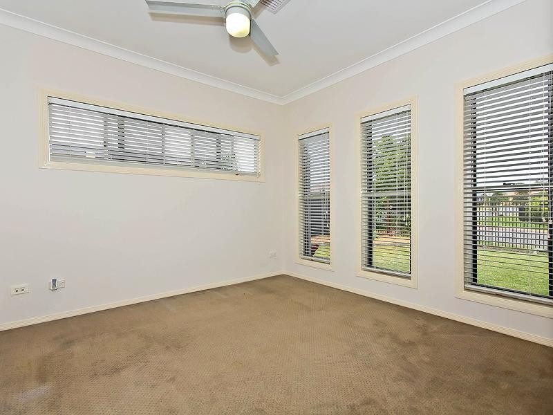6 Syracuse Street, Redland Bay QLD 4165