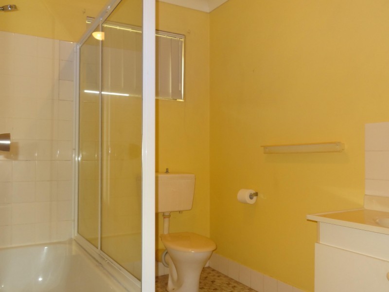 2/19 Alexandra Street, Balmoral QLD 4171