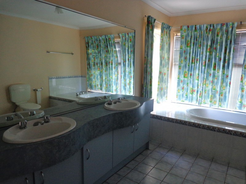 119 Queens Court Road, Alexandra Hills QLD 4161