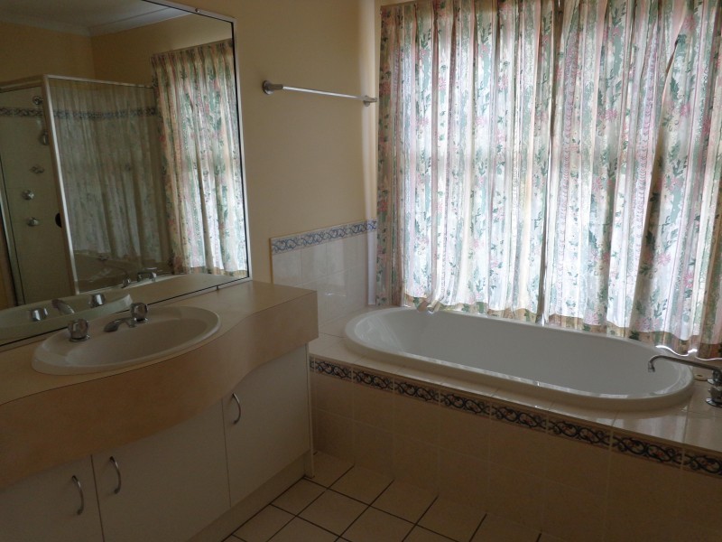 119 Queens Court Road, Alexandra Hills QLD 4161