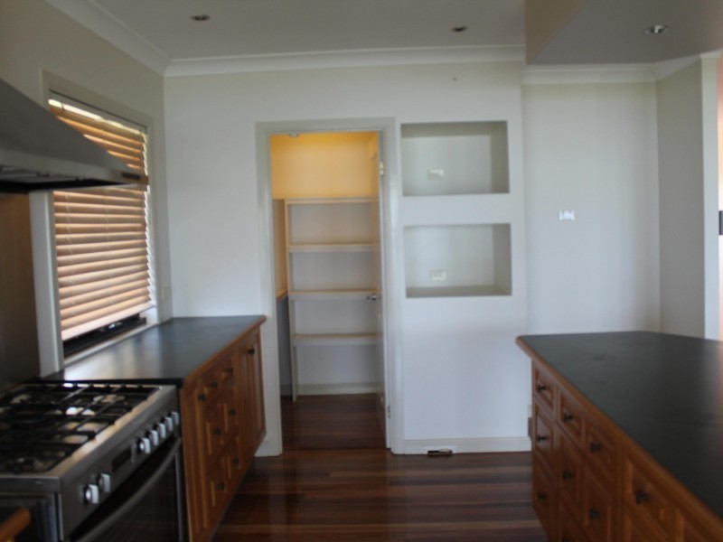 1 Cliftonville Place, Redland Bay QLD 4165