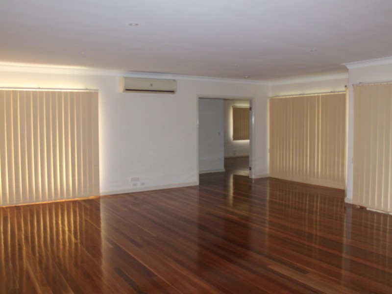 1 Cliftonville Place, Redland Bay QLD 4165
