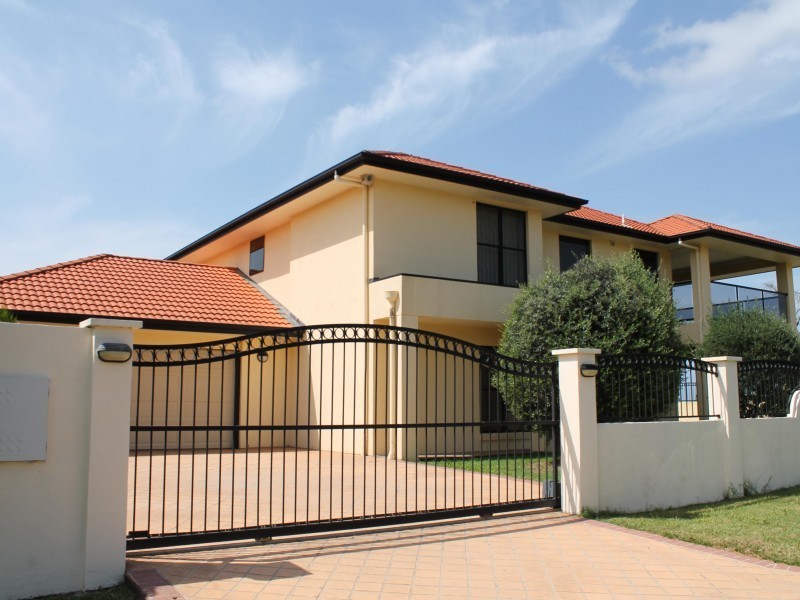 1 Cliftonville Place, Redland Bay QLD 4165