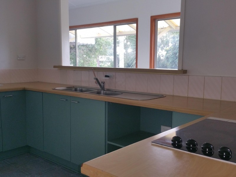 28 Base Street, Victoria Point QLD 4165