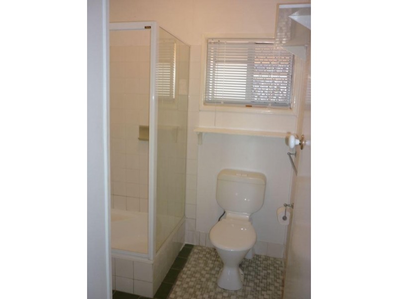 2/11 Ricardo Street, Kelvin Grove QLD 4059