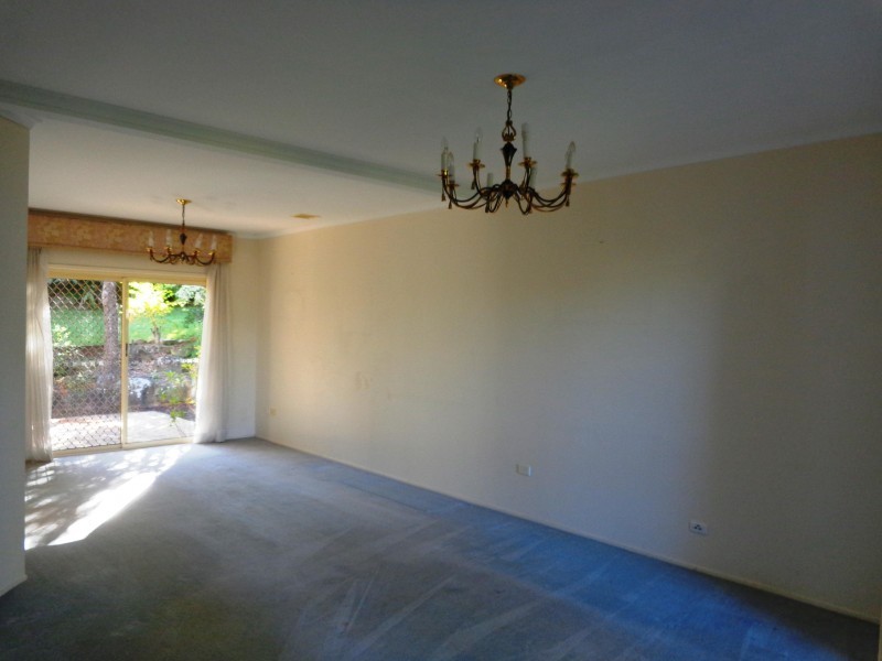 8 Merion Place, Carindale QLD 4152