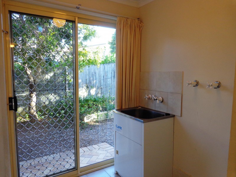 8 Merion Place, Carindale QLD 4152