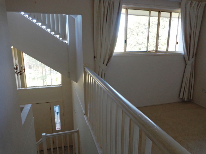 8 Merion Place, Carindale QLD 4152