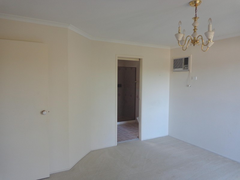 8 Merion Place, Carindale QLD 4152