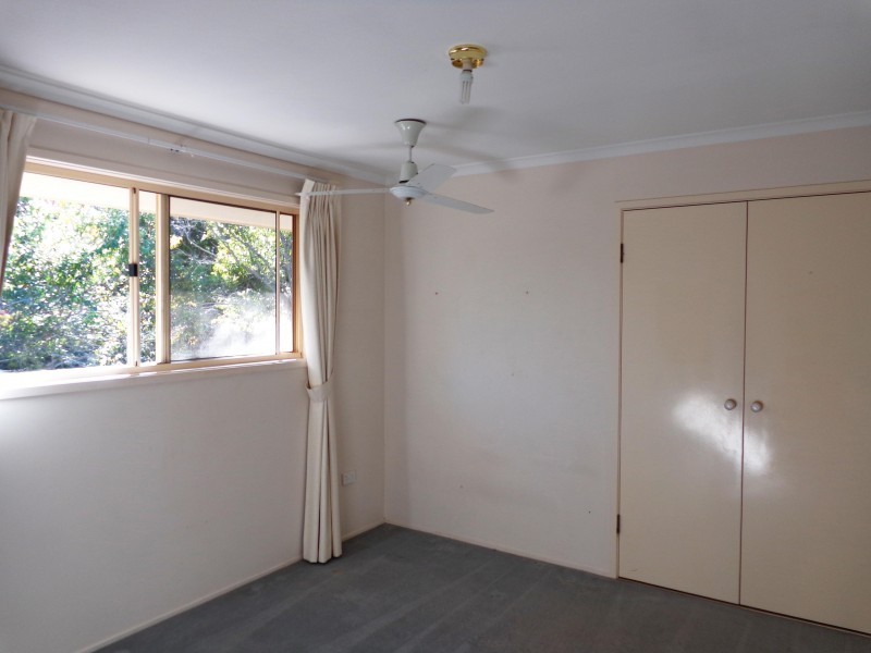 8 Merion Place, Carindale QLD 4152