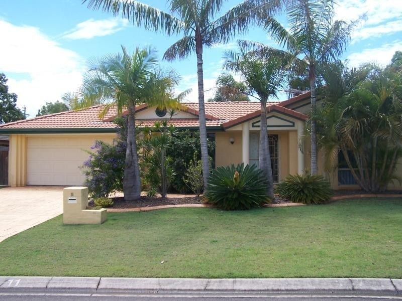 11 Pinelands Circuit, Redland Bay QLD 4165