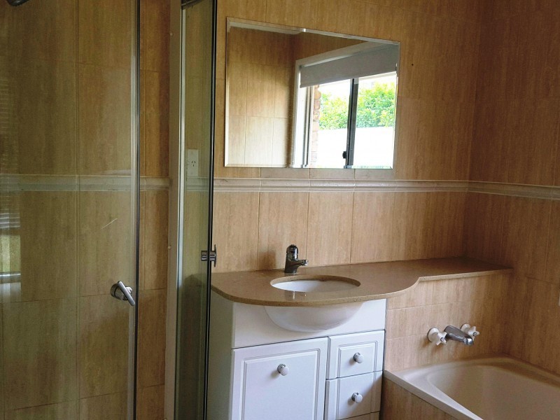 24 Cayman Drive, Clear Island Waters QLD 4226