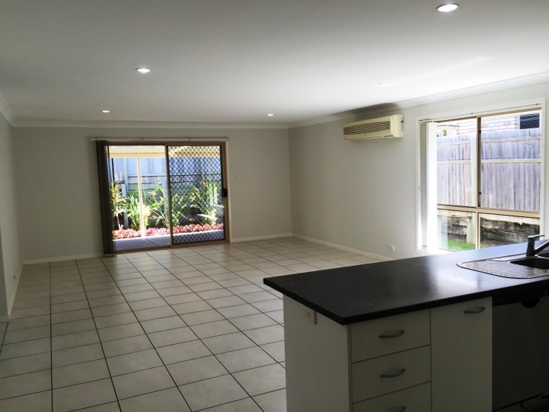 15 Olsen Crescent, Wakerley QLD 4154