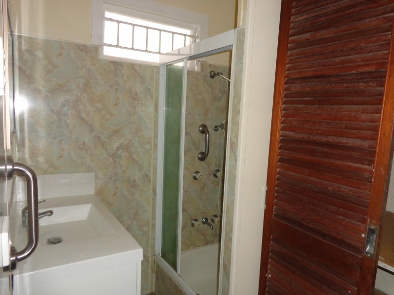 19 Waverley Road, Camp Hill QLD 4152