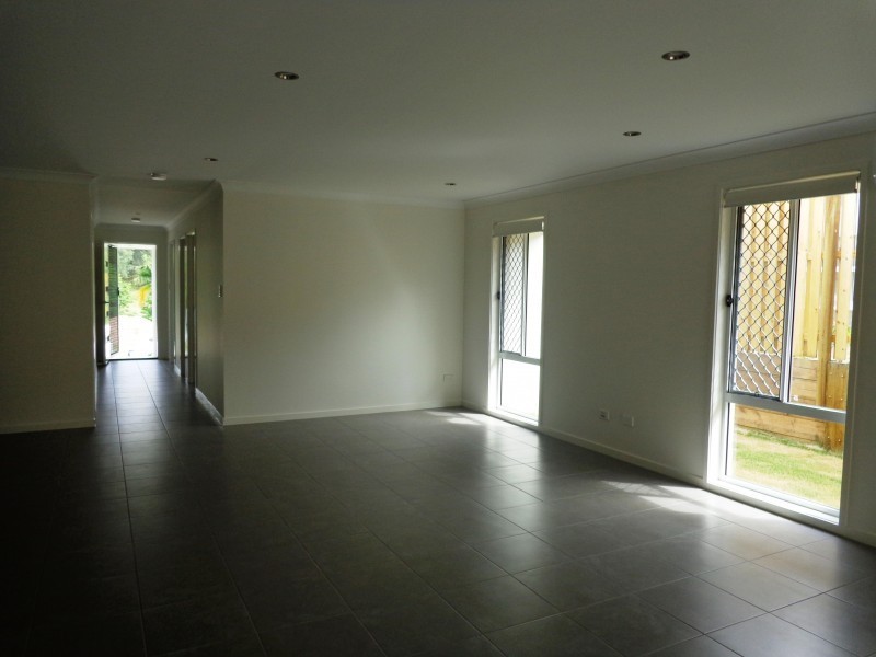 1/4 Tian Crescent, Upper Coomera QLD 4209