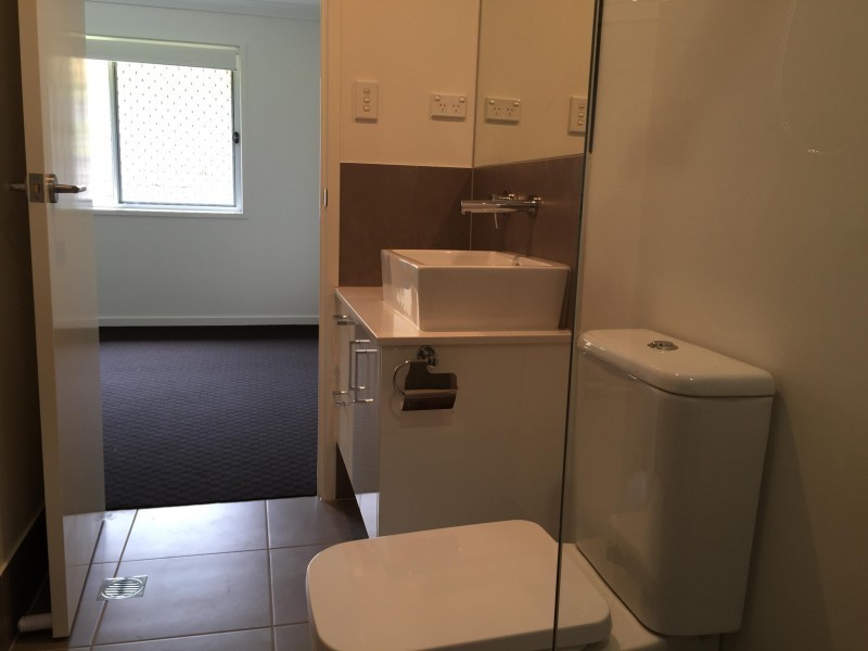 1/4 Tian Crescent, Upper Coomera QLD 4209