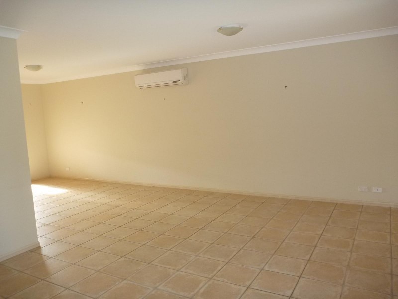 10 Seaholly Crescent, Victoria Point QLD 4165