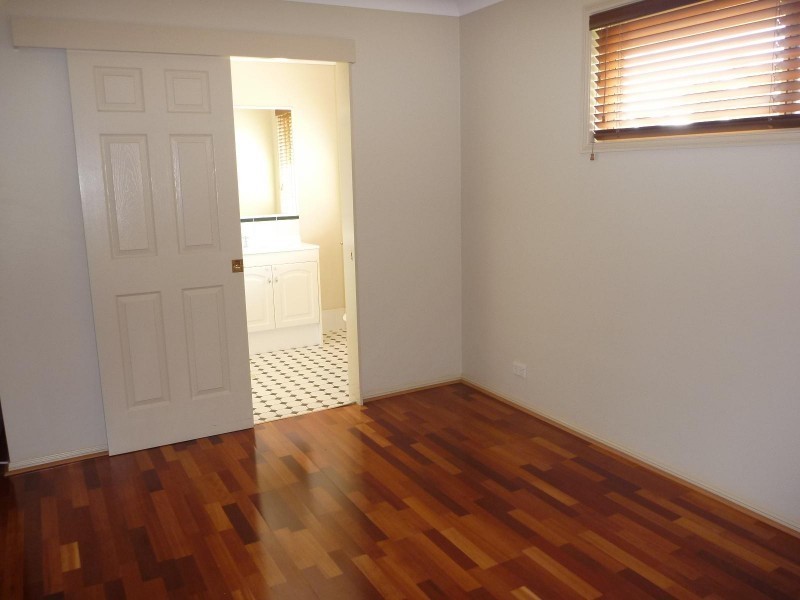 10 Seaholly Crescent, Victoria Point QLD 4165