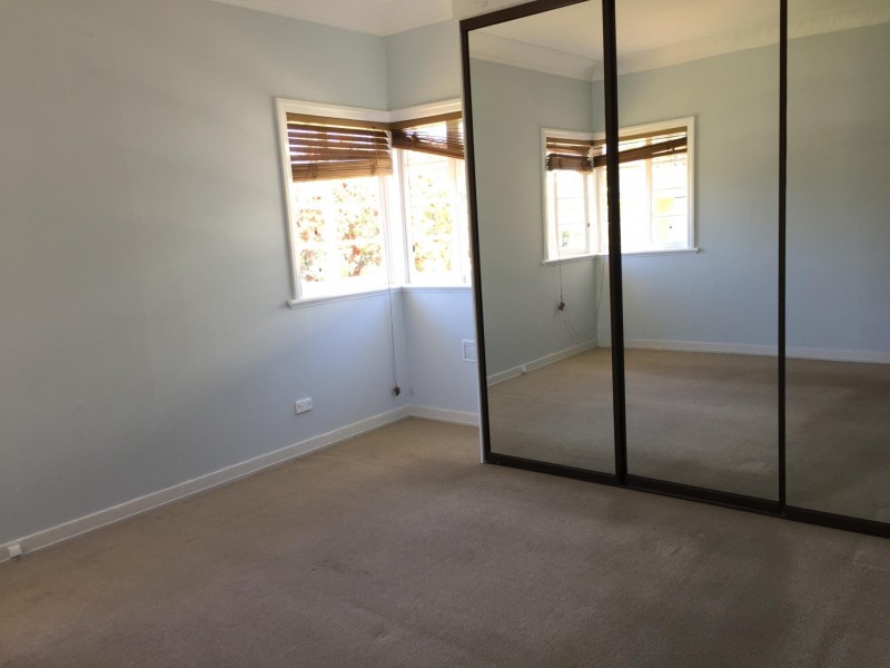 15 Captain street, Holland Park QLD 4121