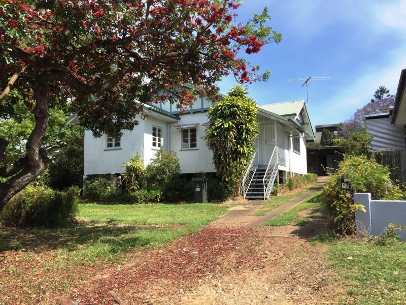 17 Captain Street, Holland Park QLD 4121