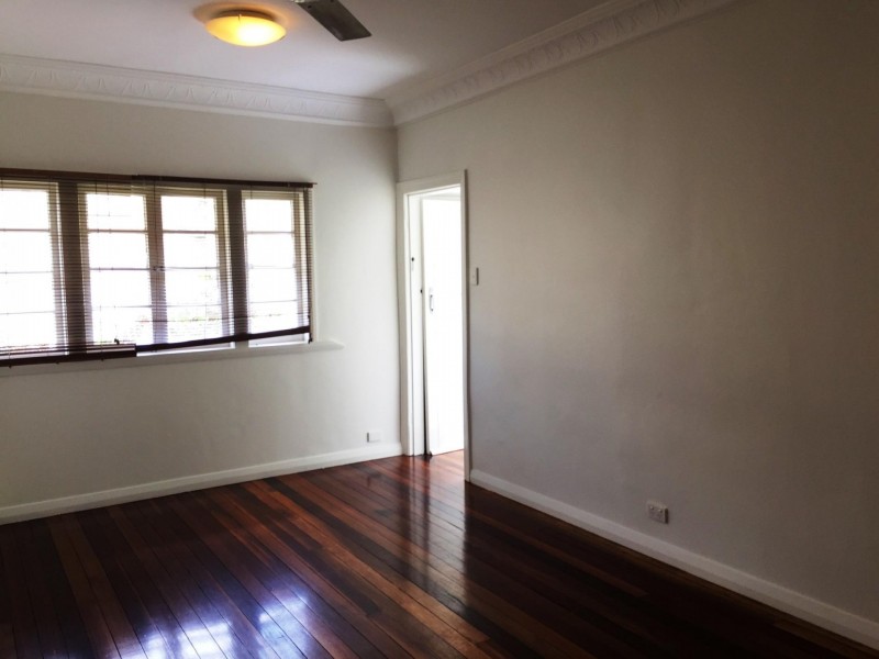 17 Captain Street, Holland Park QLD 4121